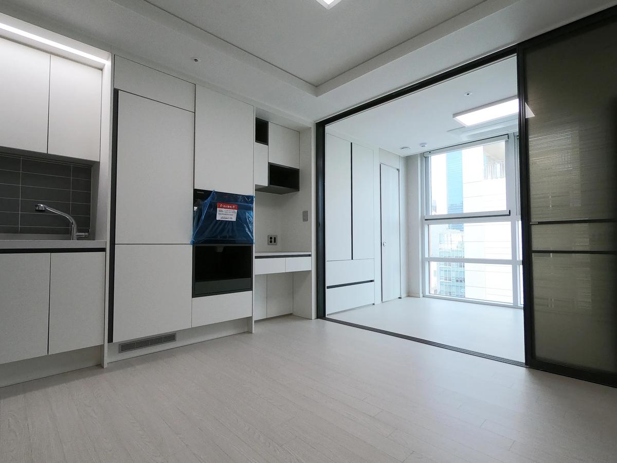 Quick Sale, 100M Won Discounted PRICE. Move-in Ready.