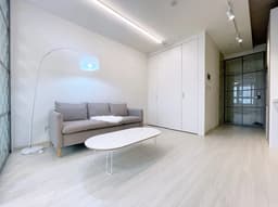 Small deposit and all furnished house in Seoul