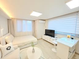 Small deposit and all furnished house in Seoul