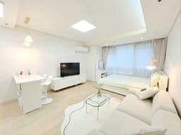 Small deposit and all furnished house in Seoul