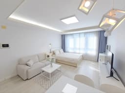 Small deposit and all furnished house in Seoul