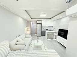Small deposit and all furnished house in Seoul