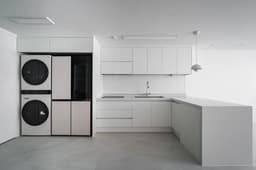 1 Minute Walk to Gangnam Station, 2BR, 2BA, Fully Furnished