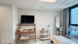 Pet, 1BR, 1BA, ARC, Rent Free for a year contract.