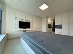 1BR, 1BA, ARC, Rent Free for 6mo. or 12mo. Contract, Premier.