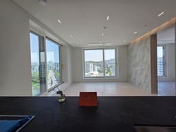 3-Room Han River View  Forest View High-End Officetel with Full Options, New
