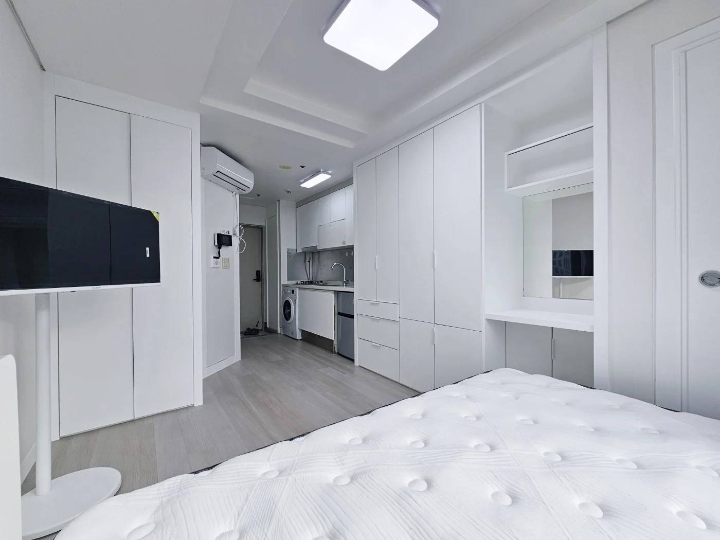Small deposit and all furnished house in Seoul - photo 2
