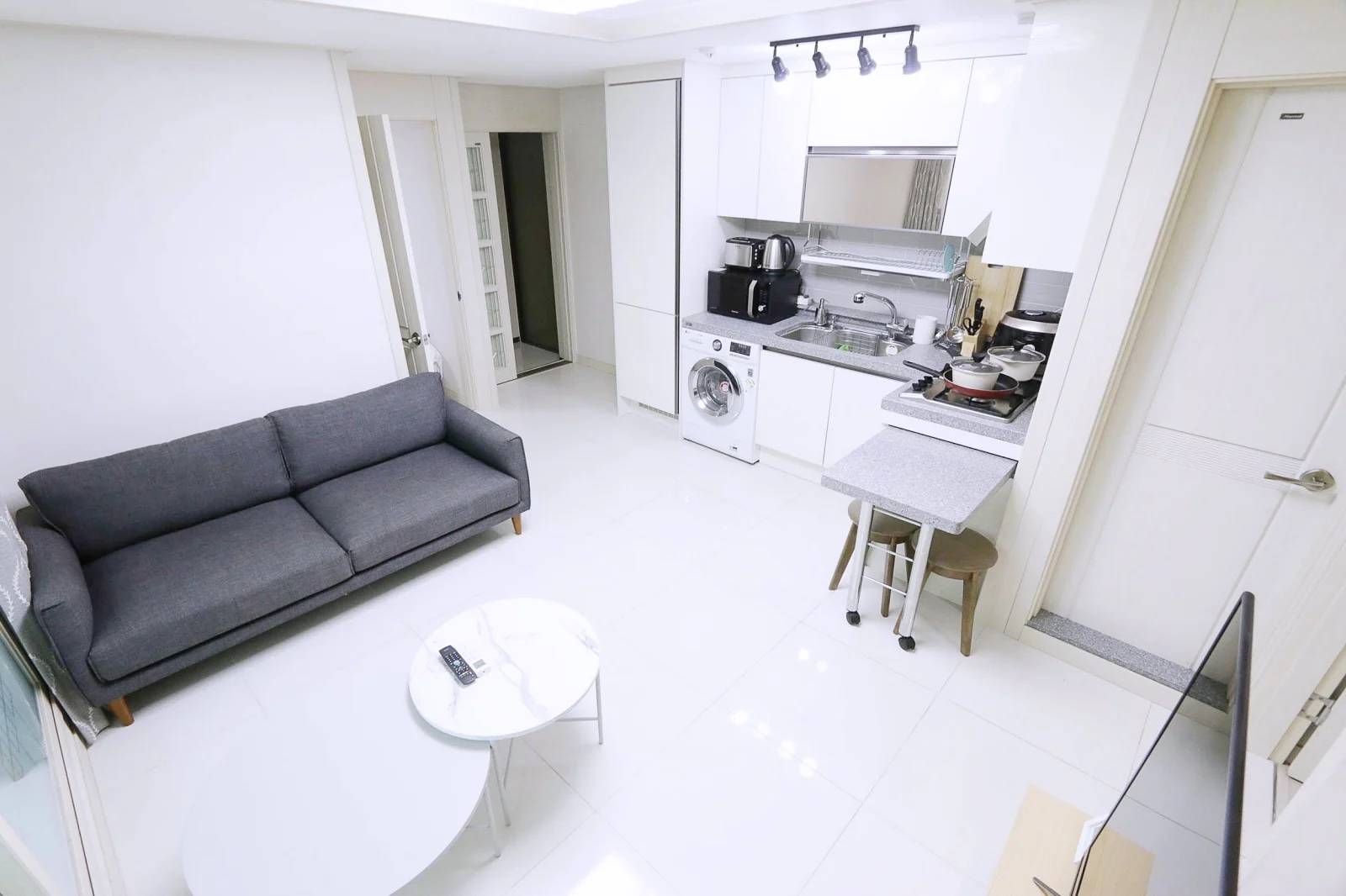 Small deposit and all furnished house in Seoul - photo 2