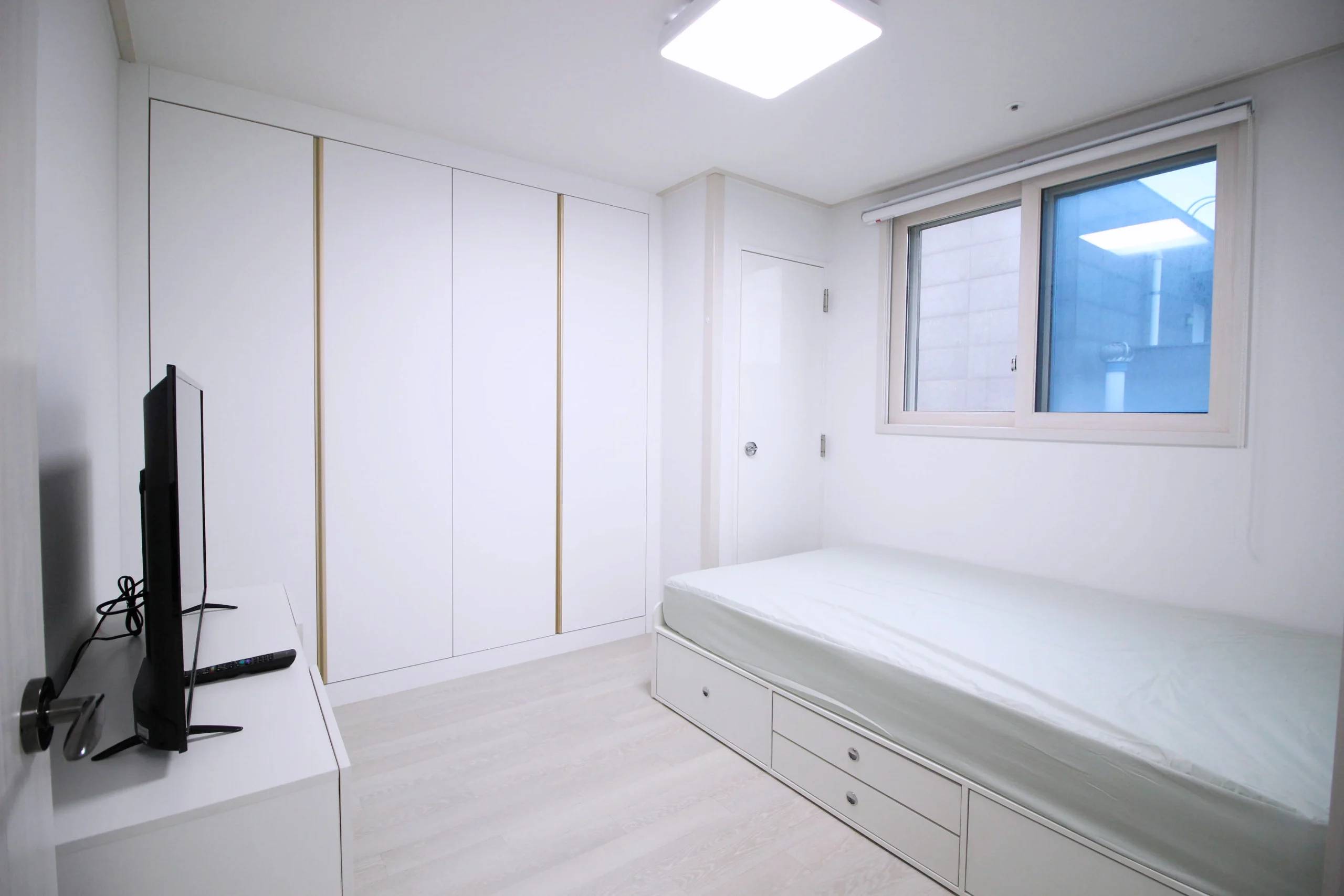 Small deposit and all furnished house in Seoul - photo 2