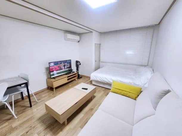 Small deposit and all furnished house in Seoul - photo 1