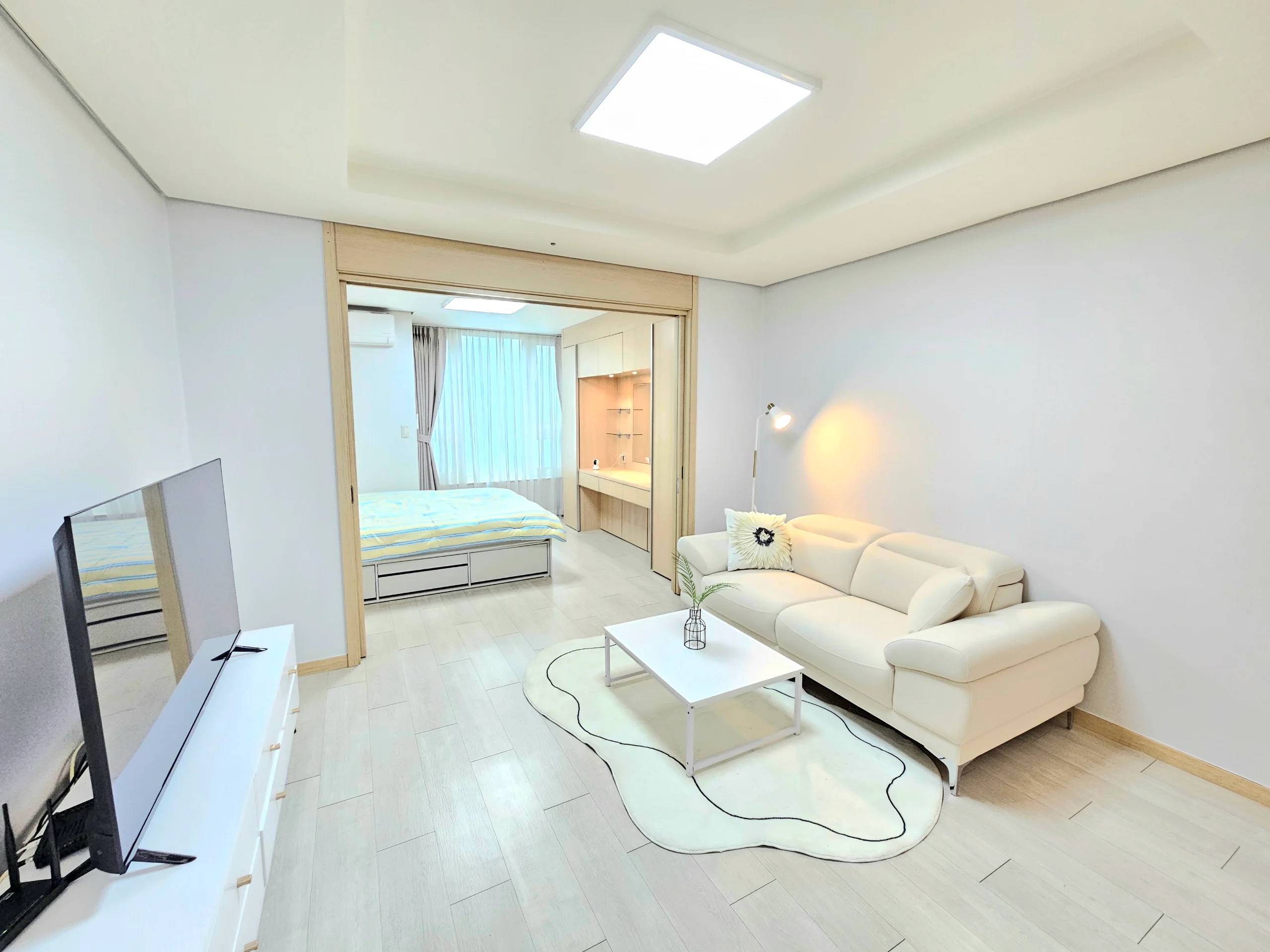 Small deposit and all furnished house in Seoul - photo 1