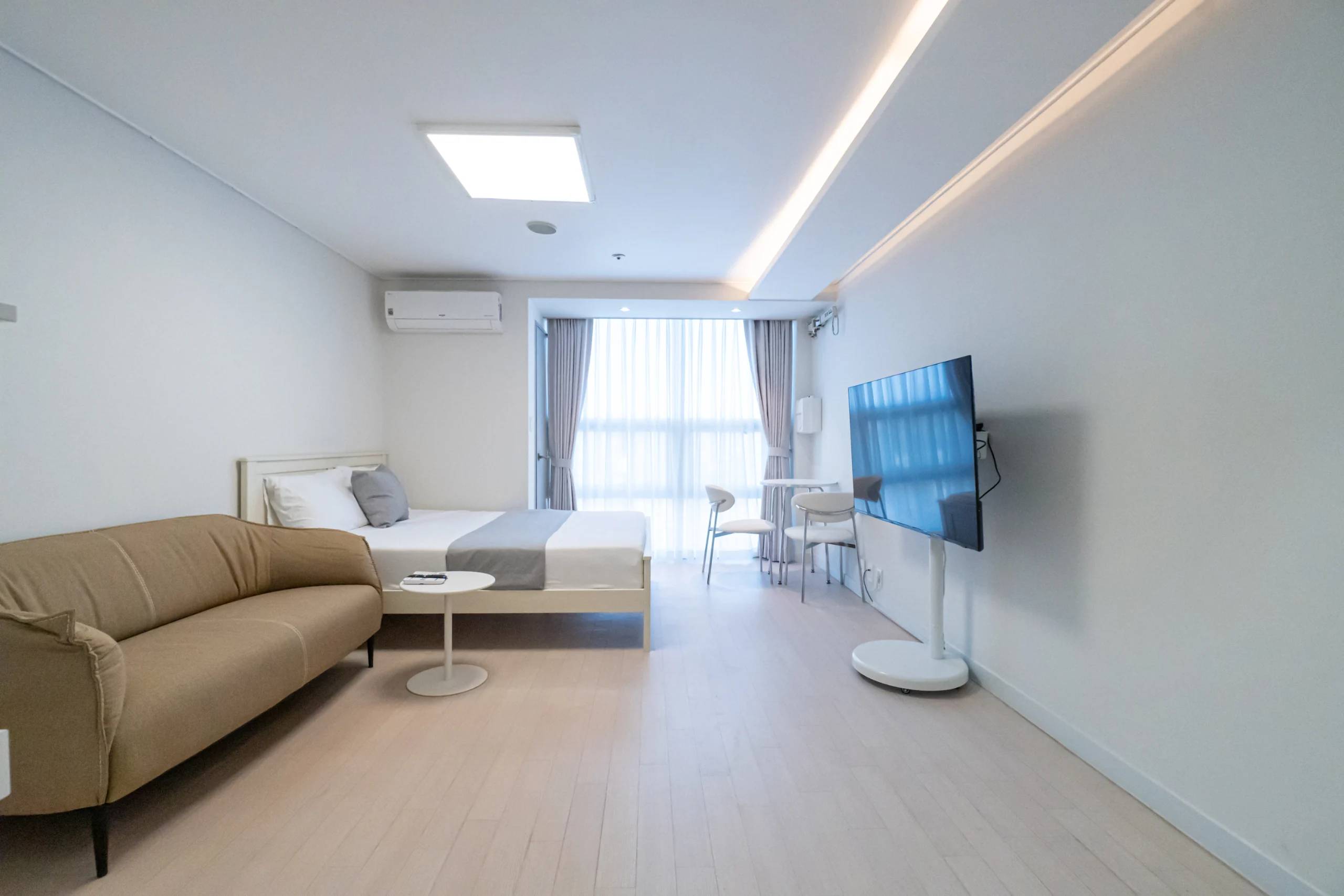 Small deposit and all furnished house in Seoul - photo 1