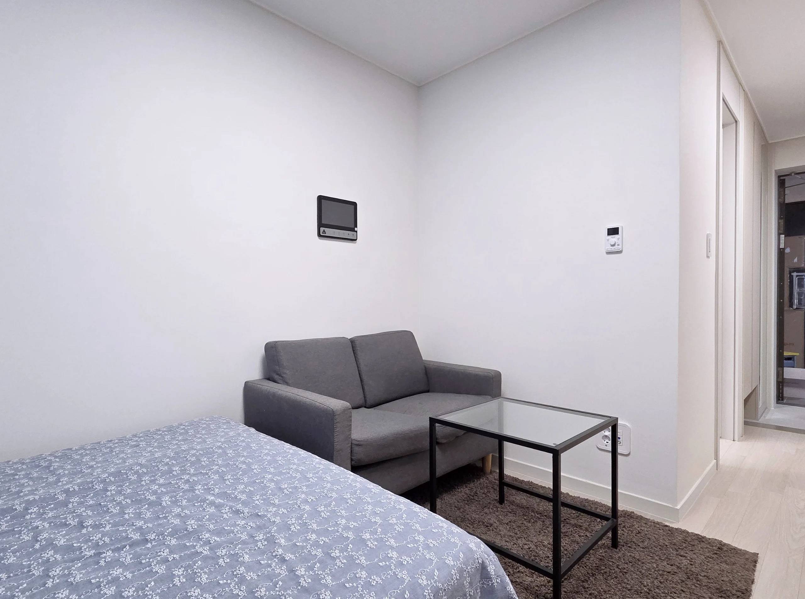 Small deposit and all furnished house in Seoul - photo 2