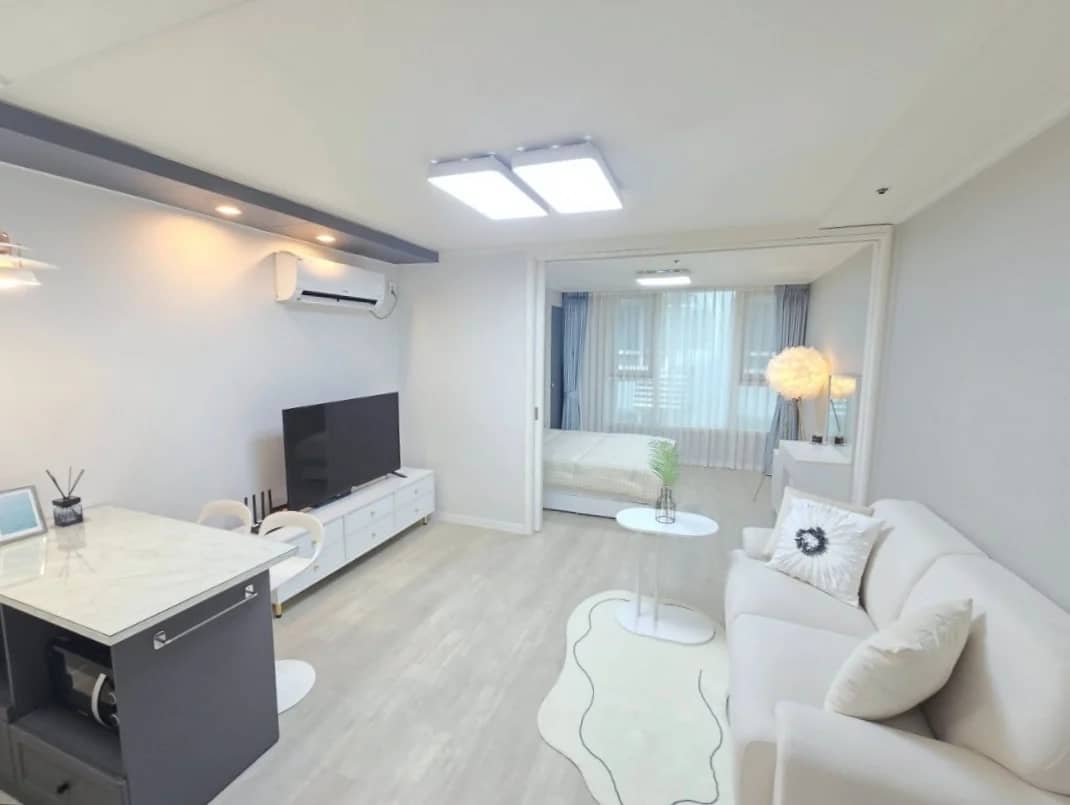 Small deposit and all furnished house in Seoul - photo 1