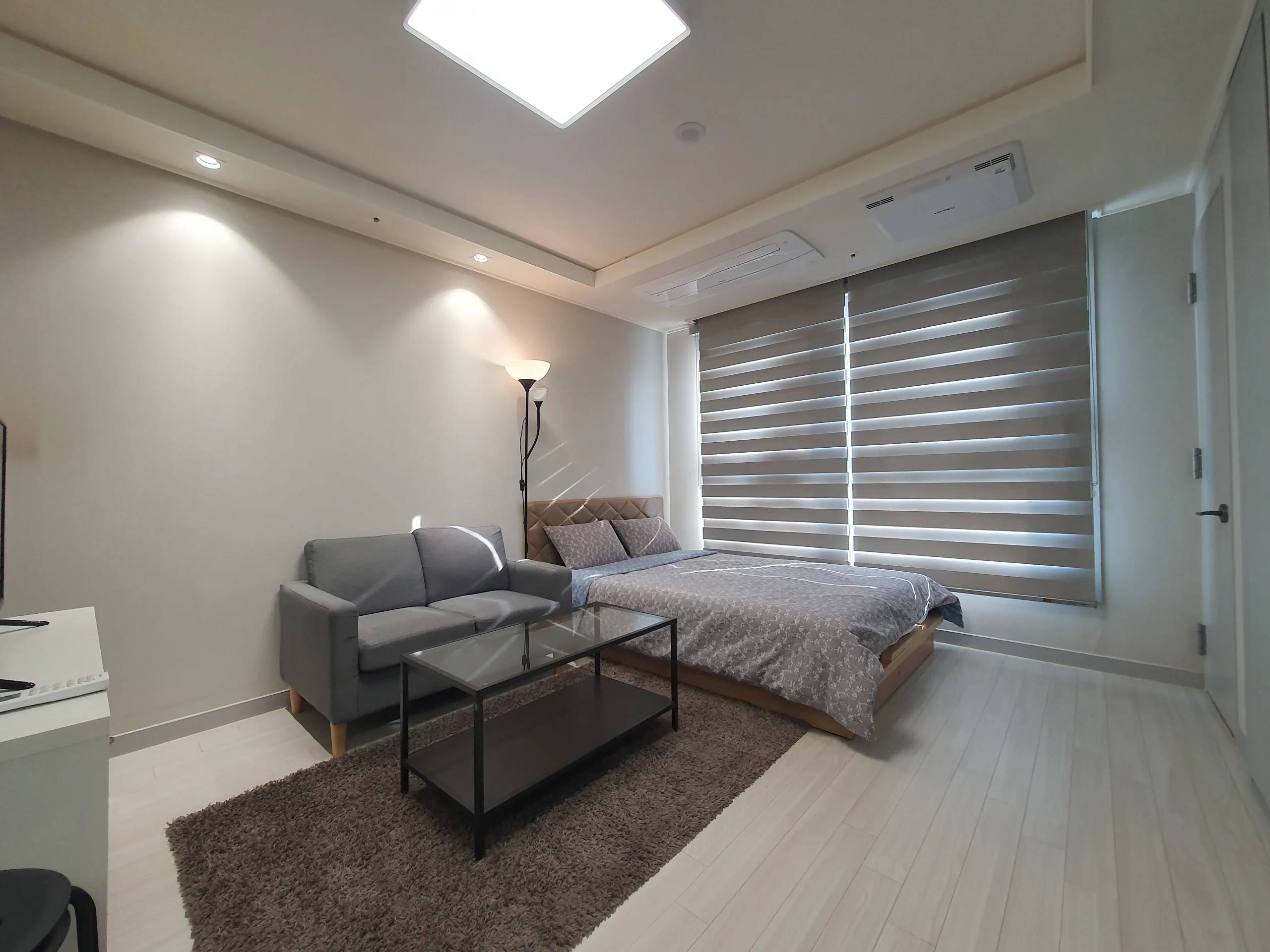 Small deposit and all furnished house in Seoul - photo 1