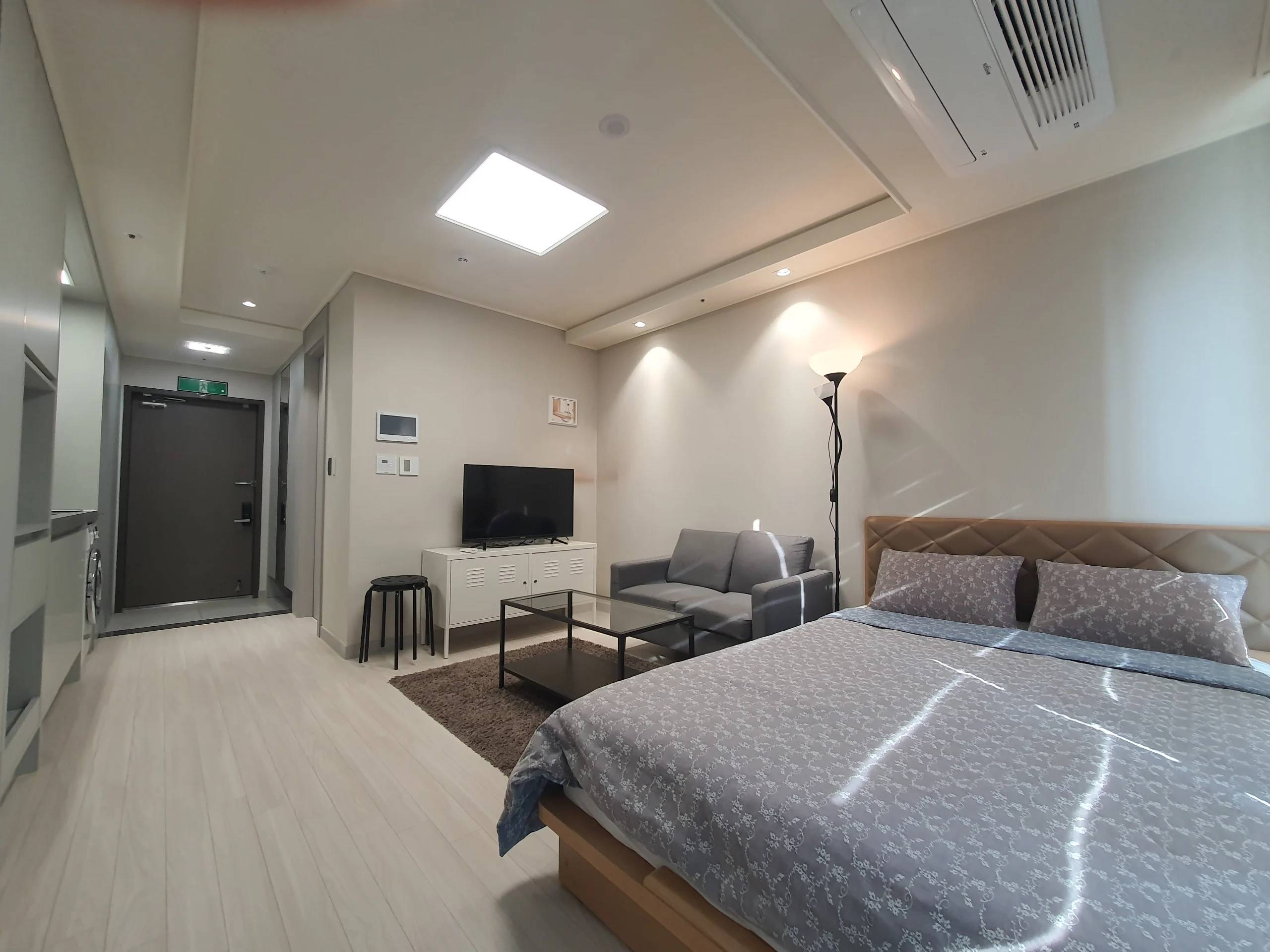 Small deposit and all furnished house in Seoul - photo 2