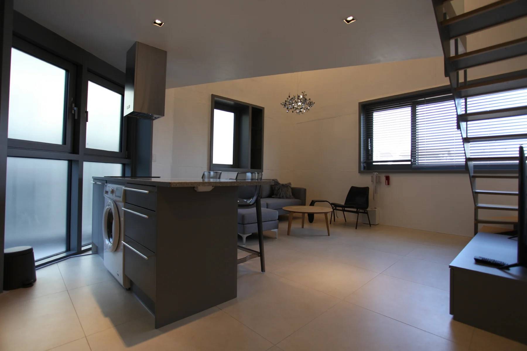 Small deposit and all furnished house in Seoul - photo 2