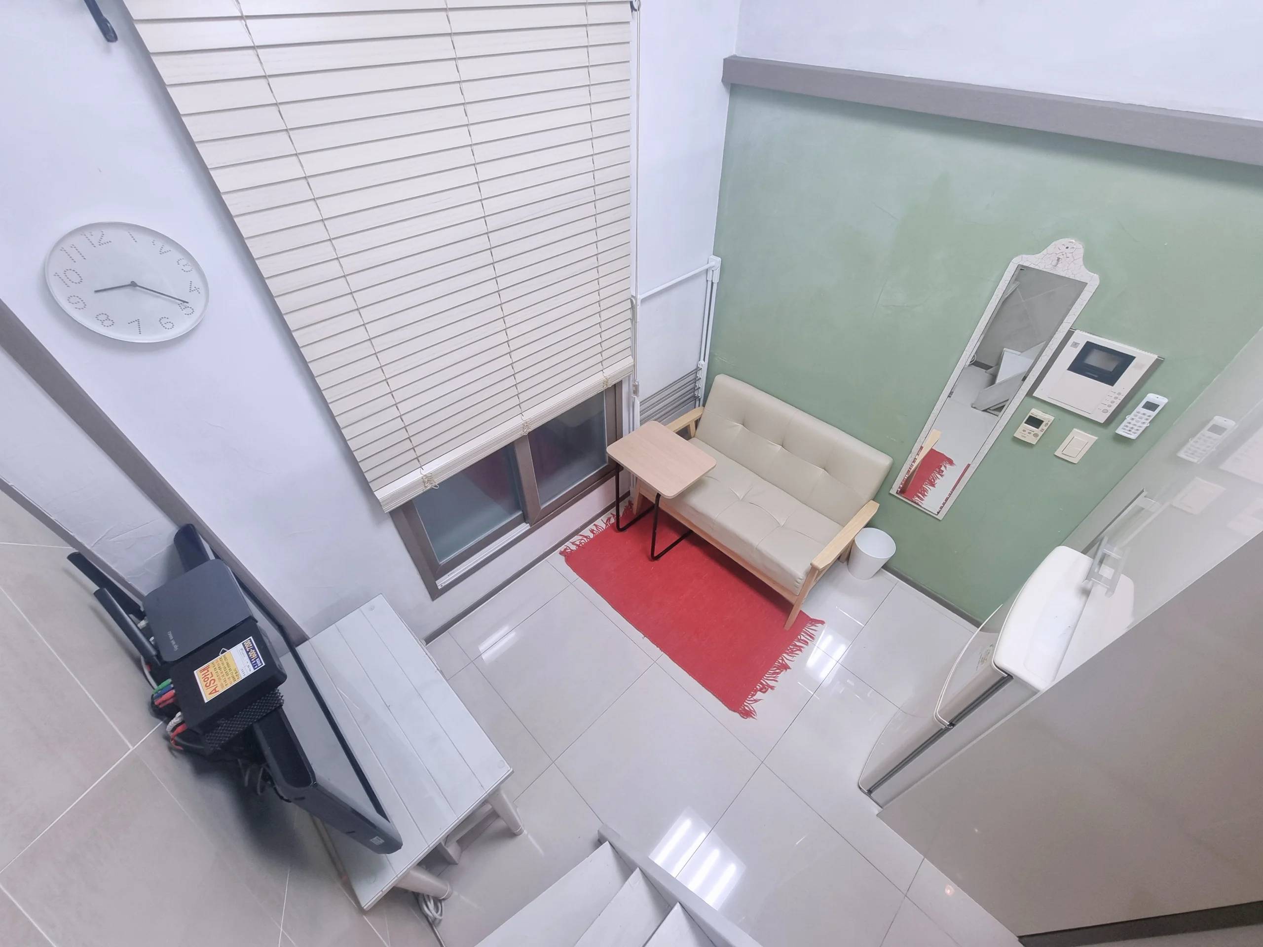 Small deposit and all furnished house in Seoul - photo 1