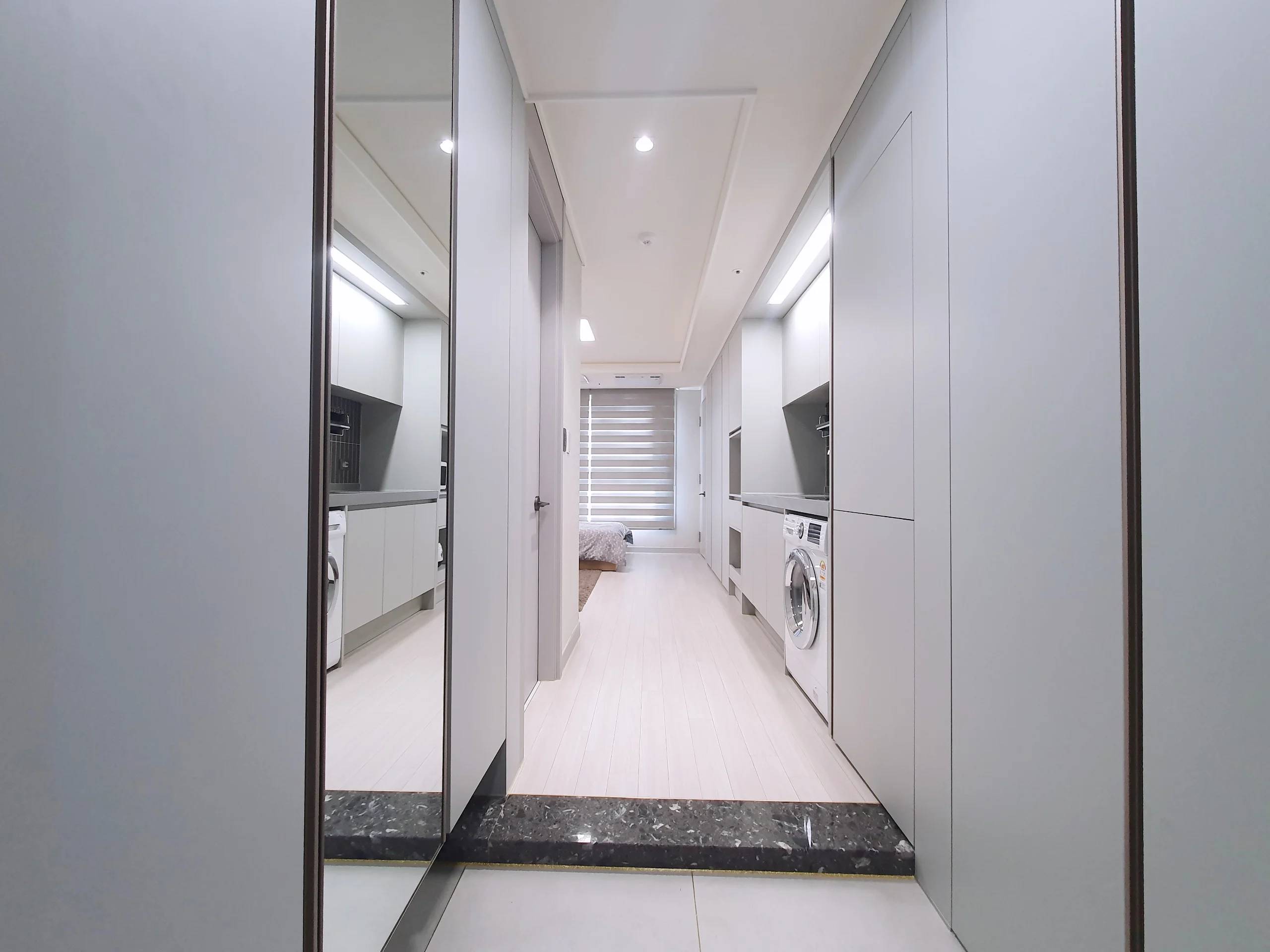 Small deposit and all furnished house in Seoul - photo 1