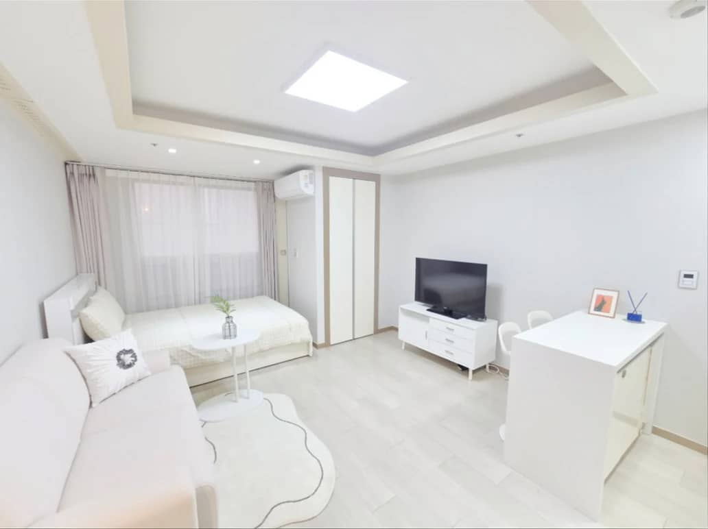 Small deposit and all furnished house in Seoul - photo 1