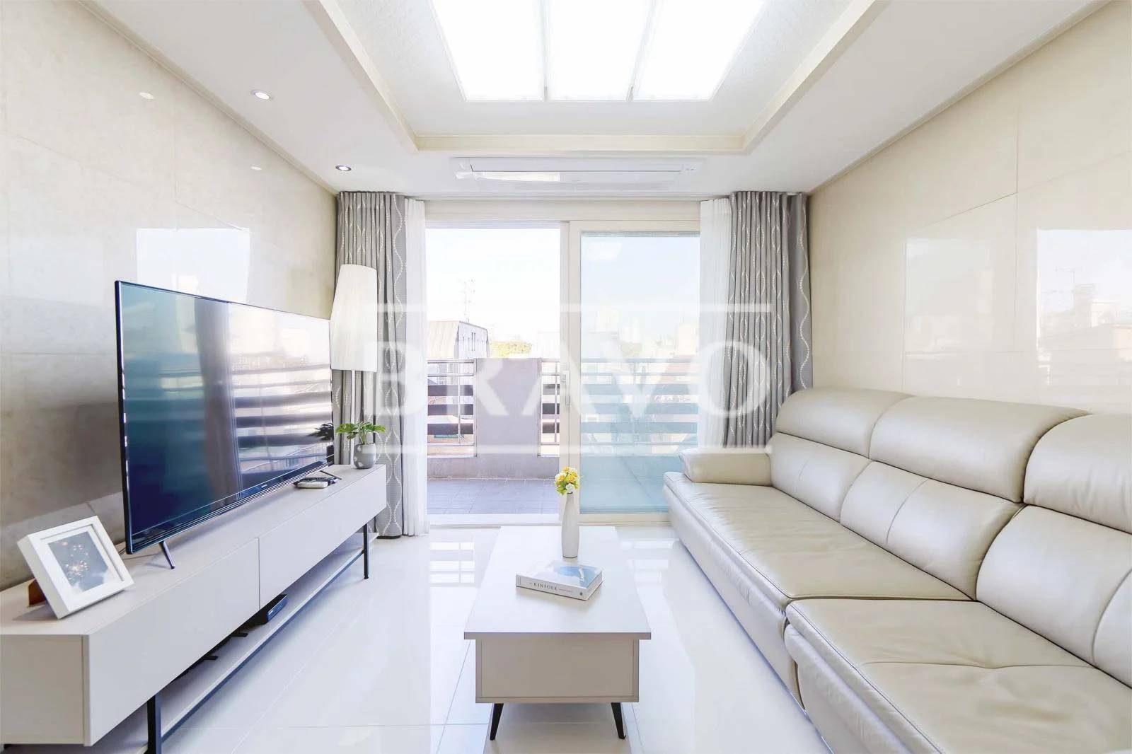 Small deposit and all furnished house in Seoul - photo 1