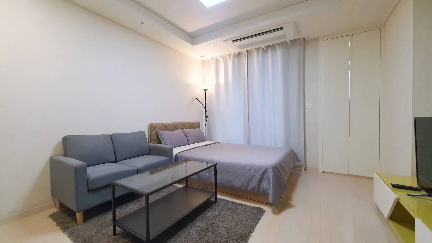 Small deposit and all furnished house in Seoul - photo 1