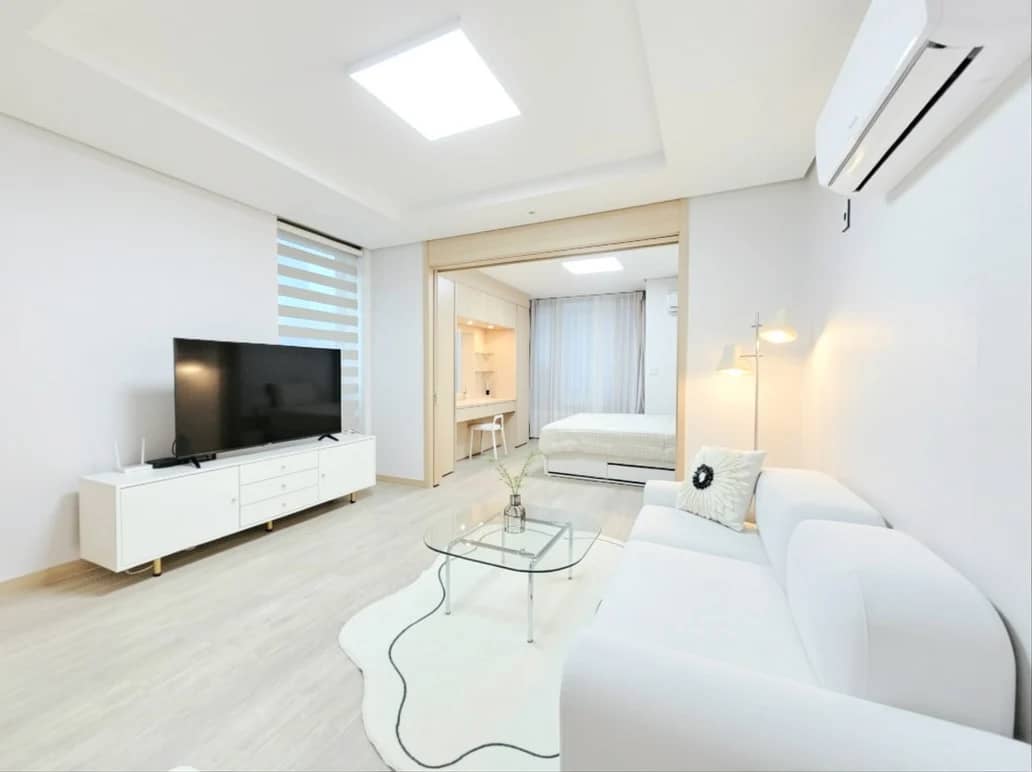 Small deposit and all furnished house in Seoul - photo 1