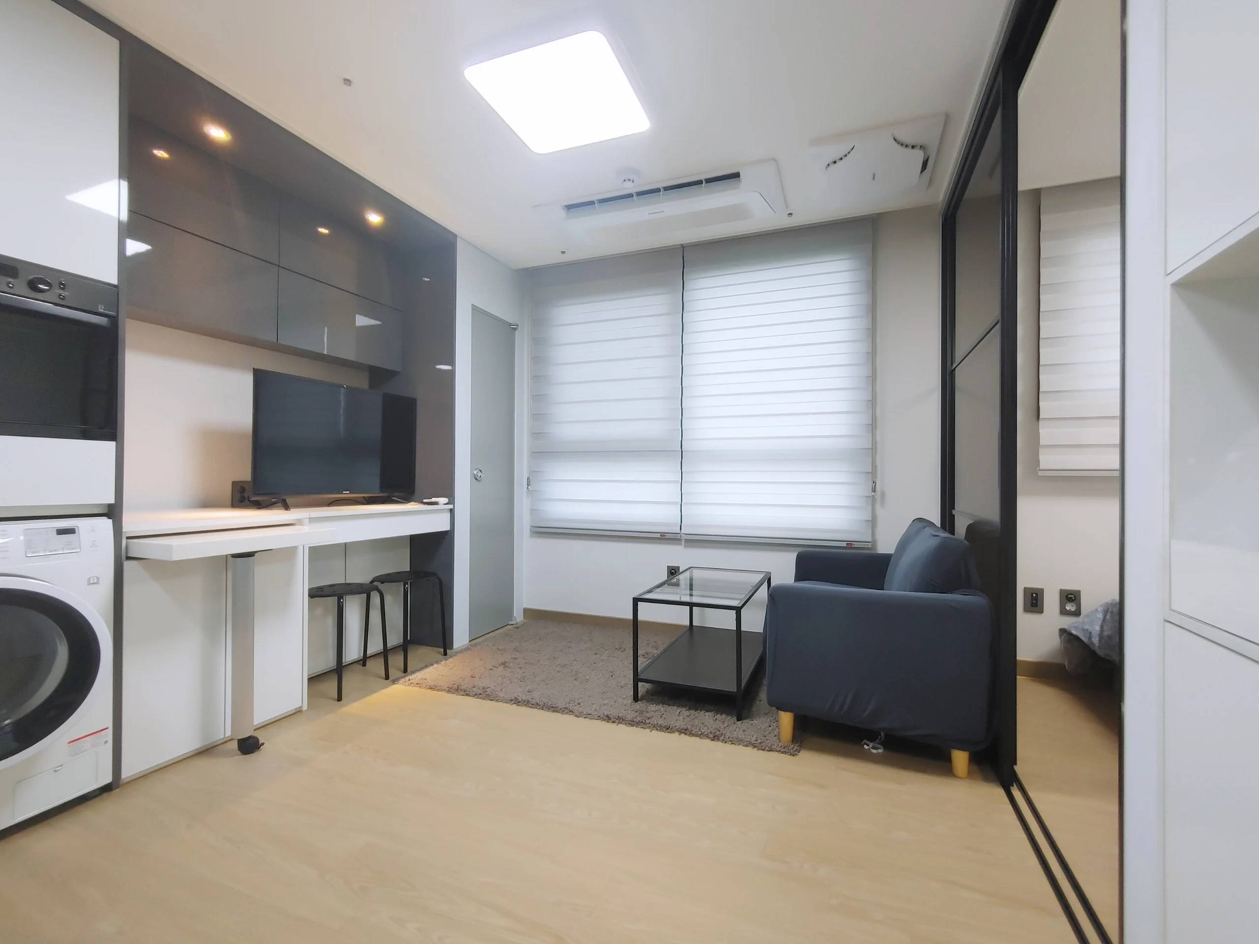 Small deposit and all furnished house in Seoul - photo 1