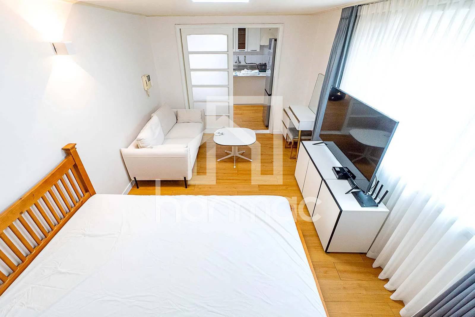 Small deposit and all furnished house in Seoul - photo 1