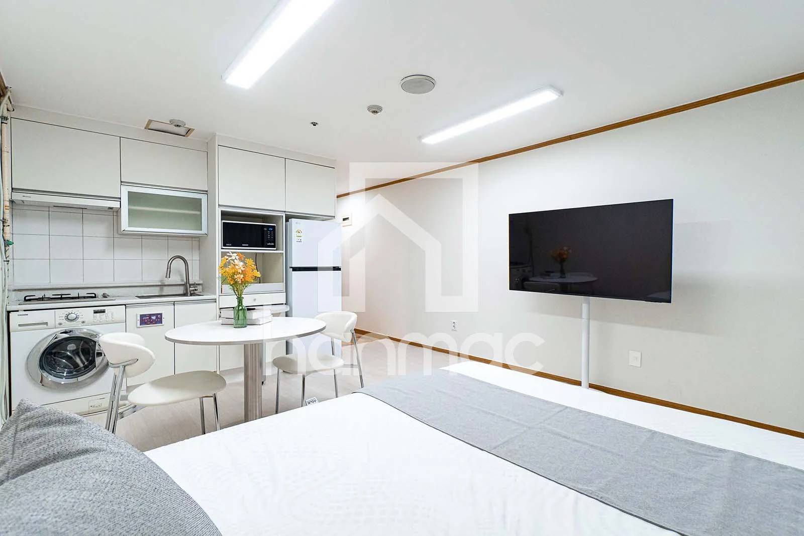 Small deposit and all furnished house in Seoul - photo 2