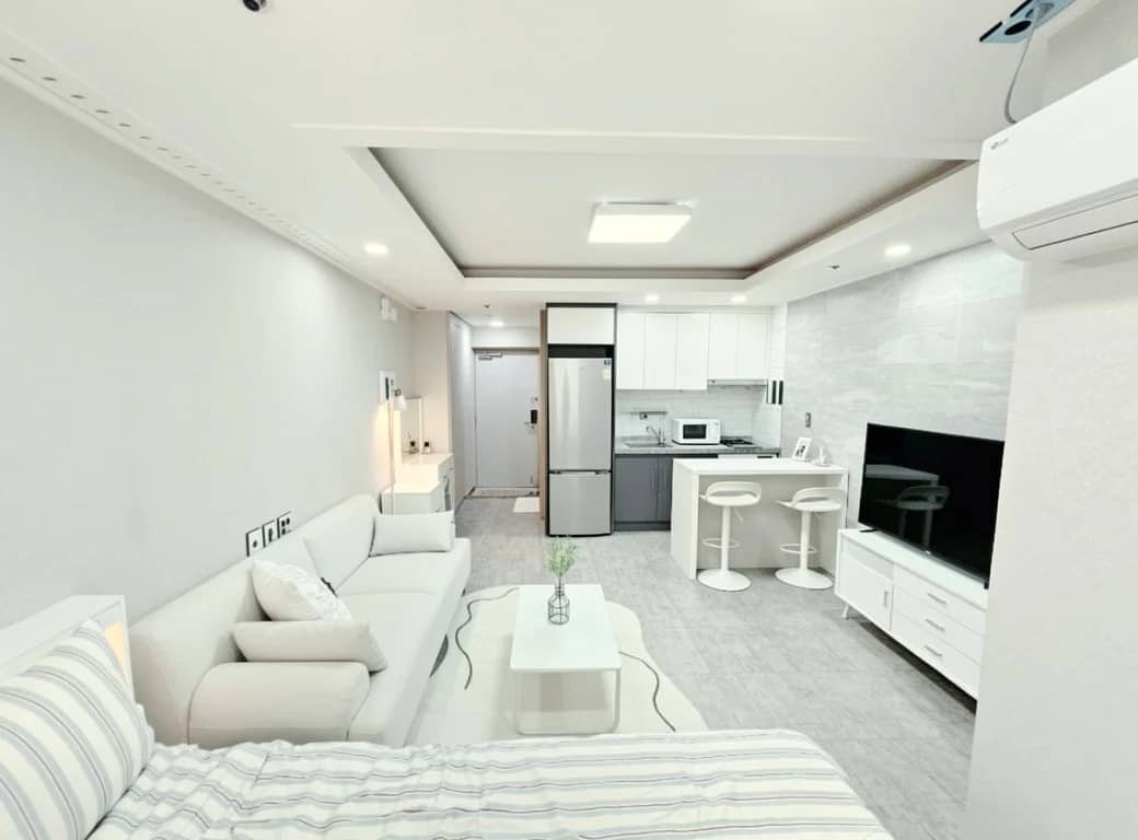 Small deposit and all furnished house in Seoul - photo 1