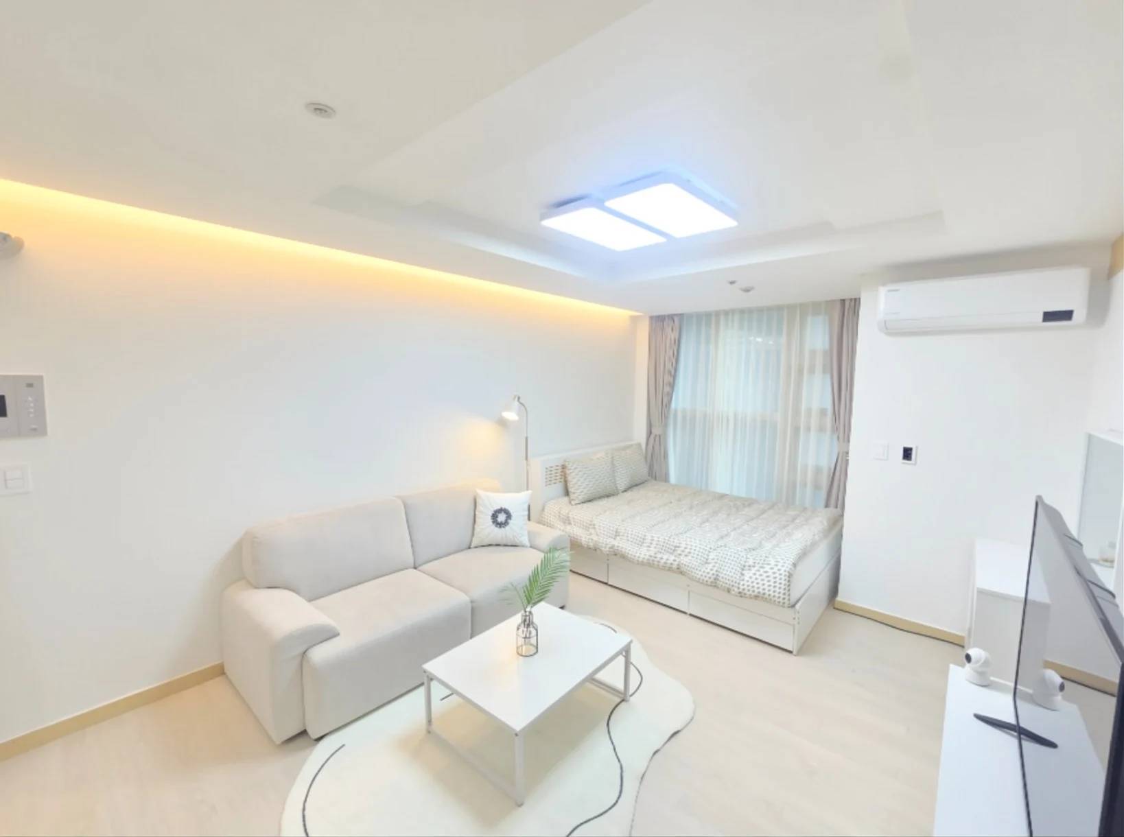 Small deposit and all furnished house in Seoul - photo 1