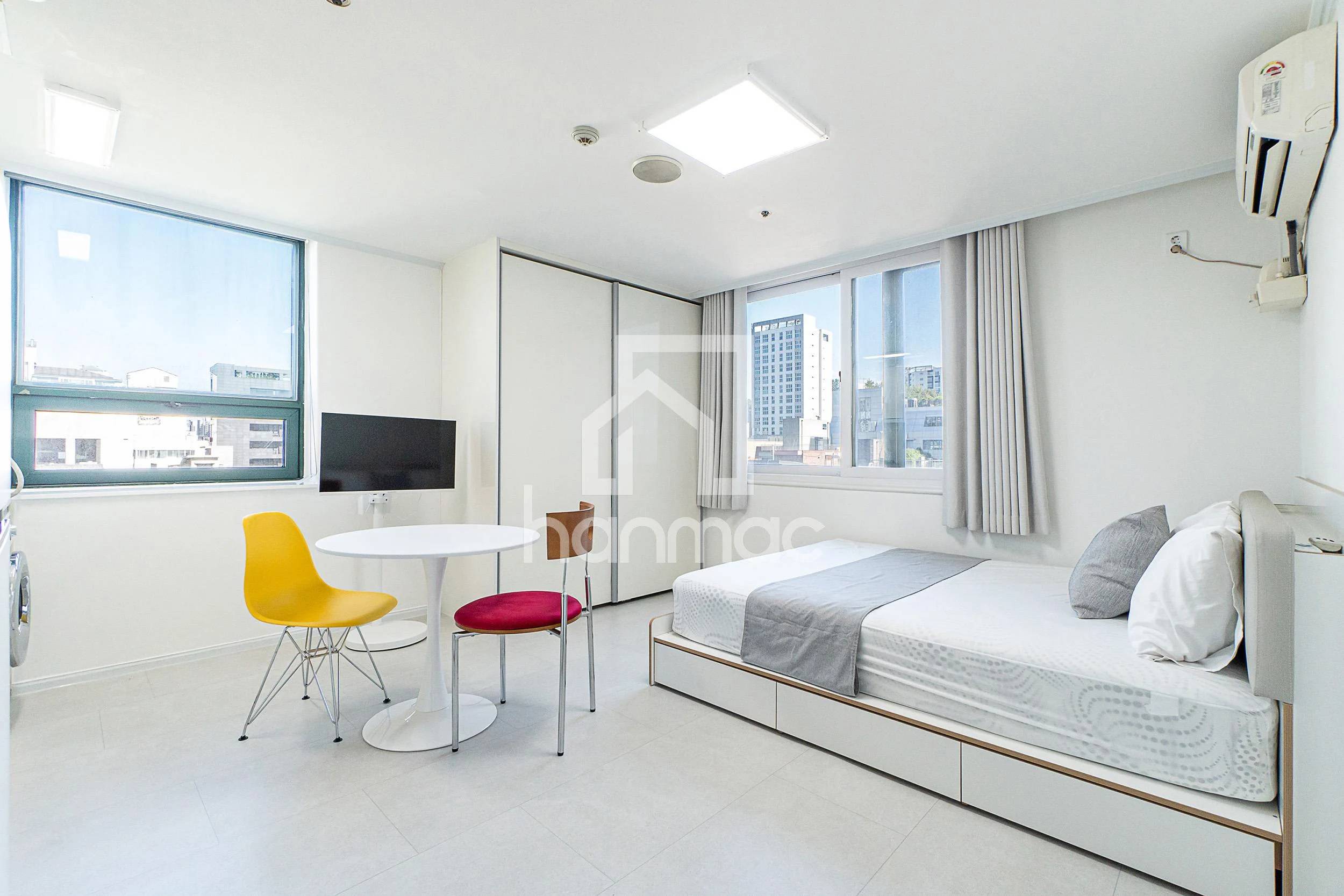 Small deposit and all furnished house in Seoul - photo 1