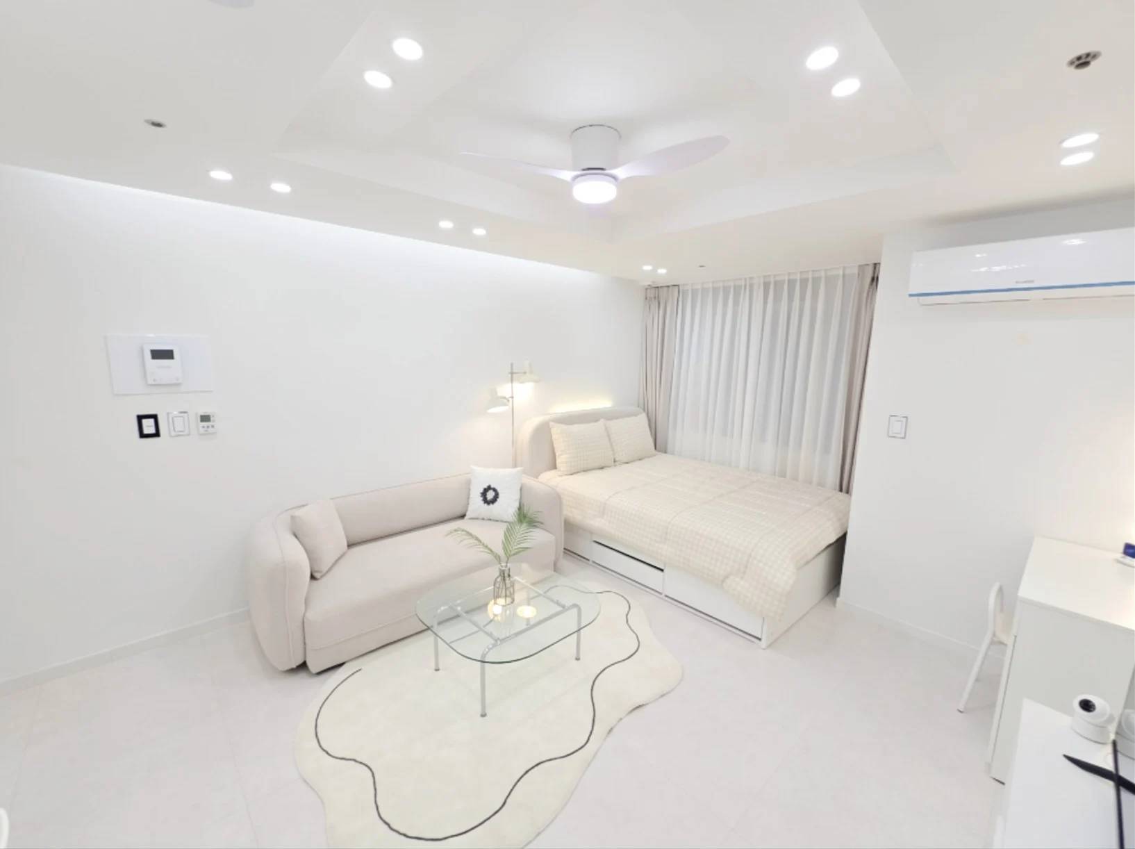 Small deposit and all furnished house in Seoul - photo 1