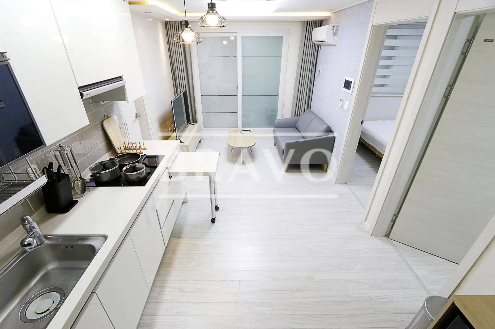 Small deposit and all furnished house in Seoul - photo 1