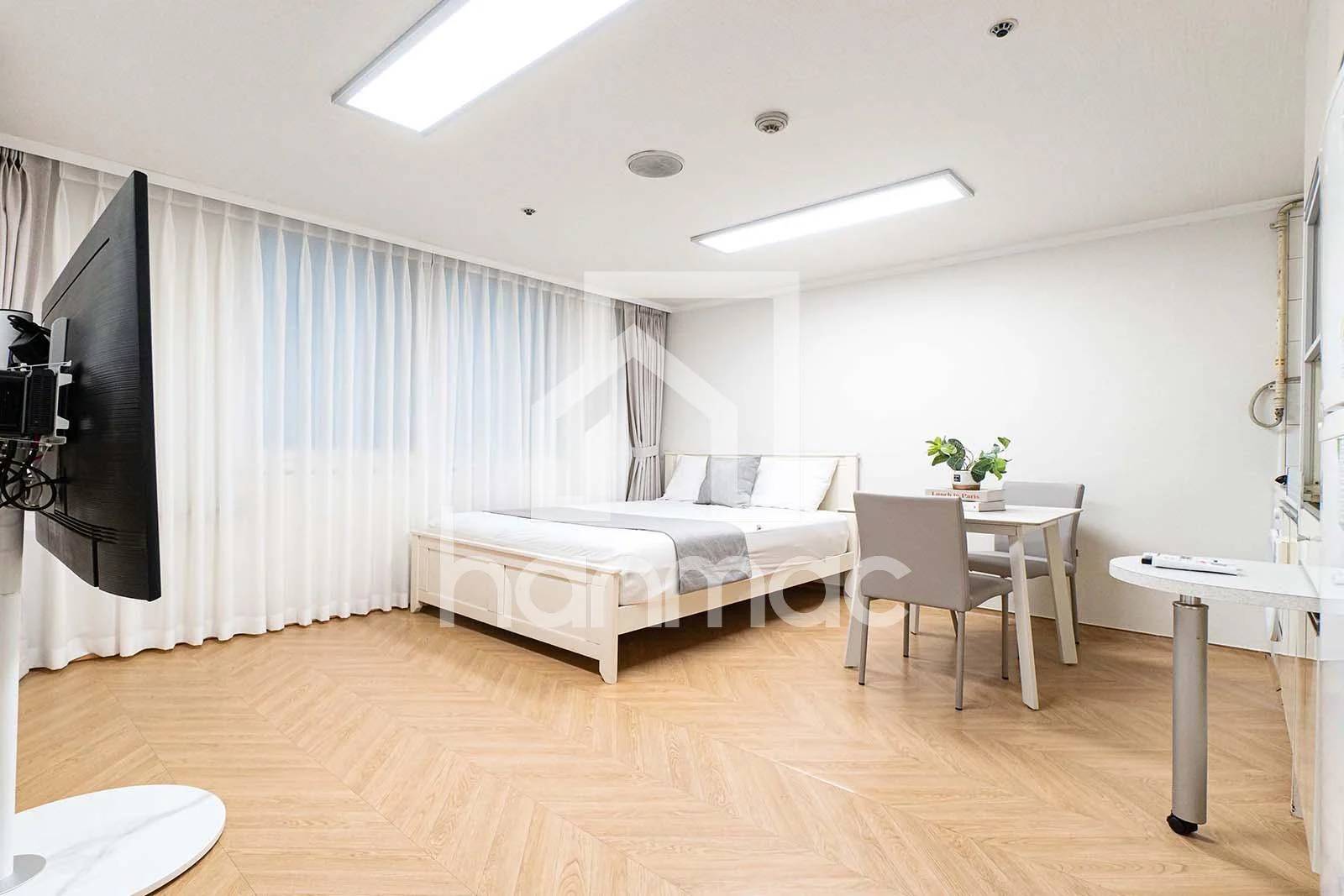 Small deposit and all furnished house in Seoul - photo 1