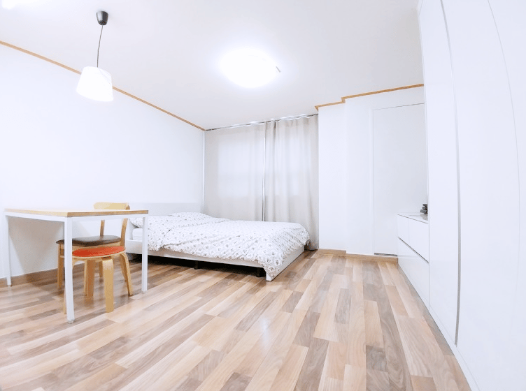 Small deposit and all furnished house in Seoul - photo 1