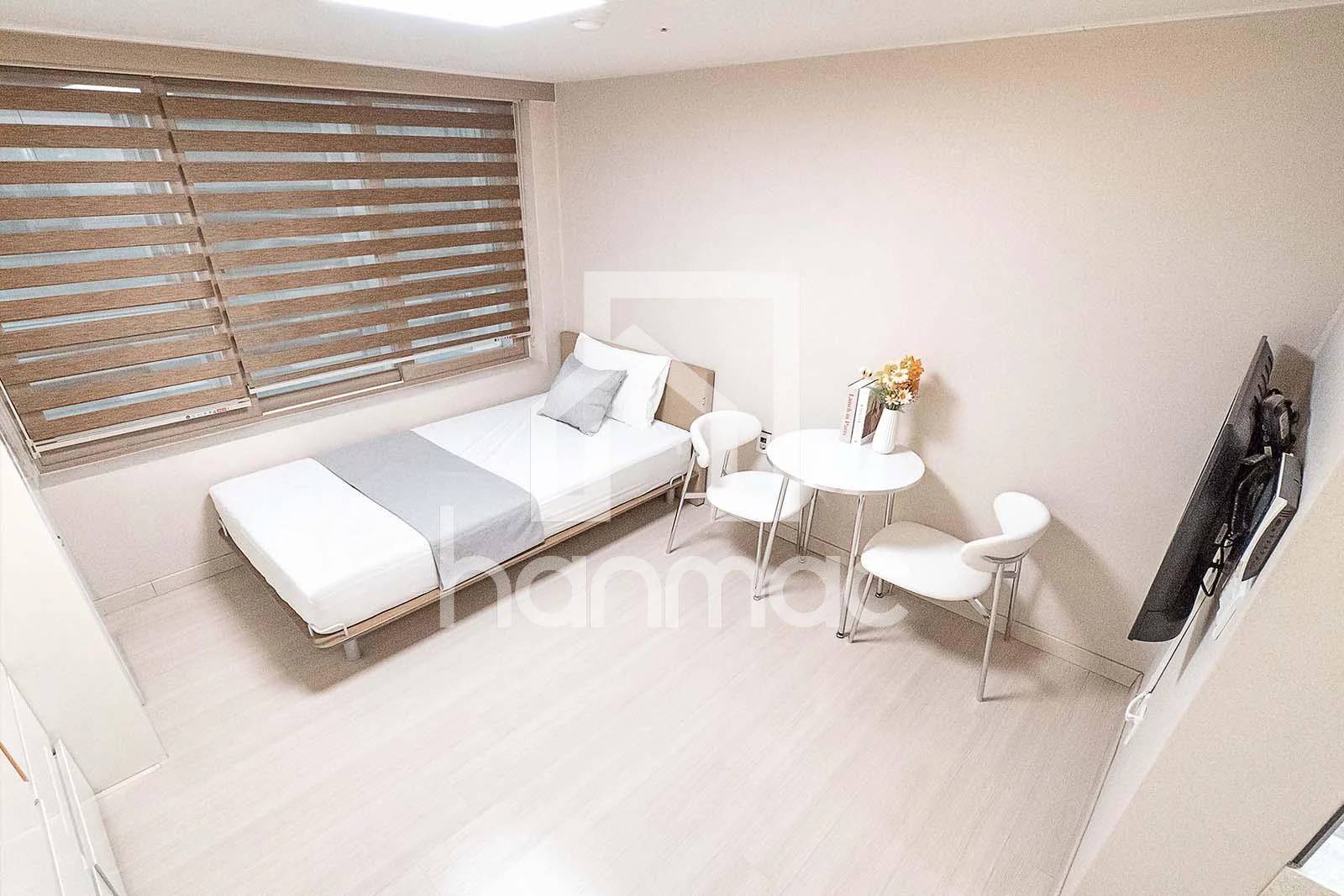 Small deposit and all furnished house in Seoul - photo 1