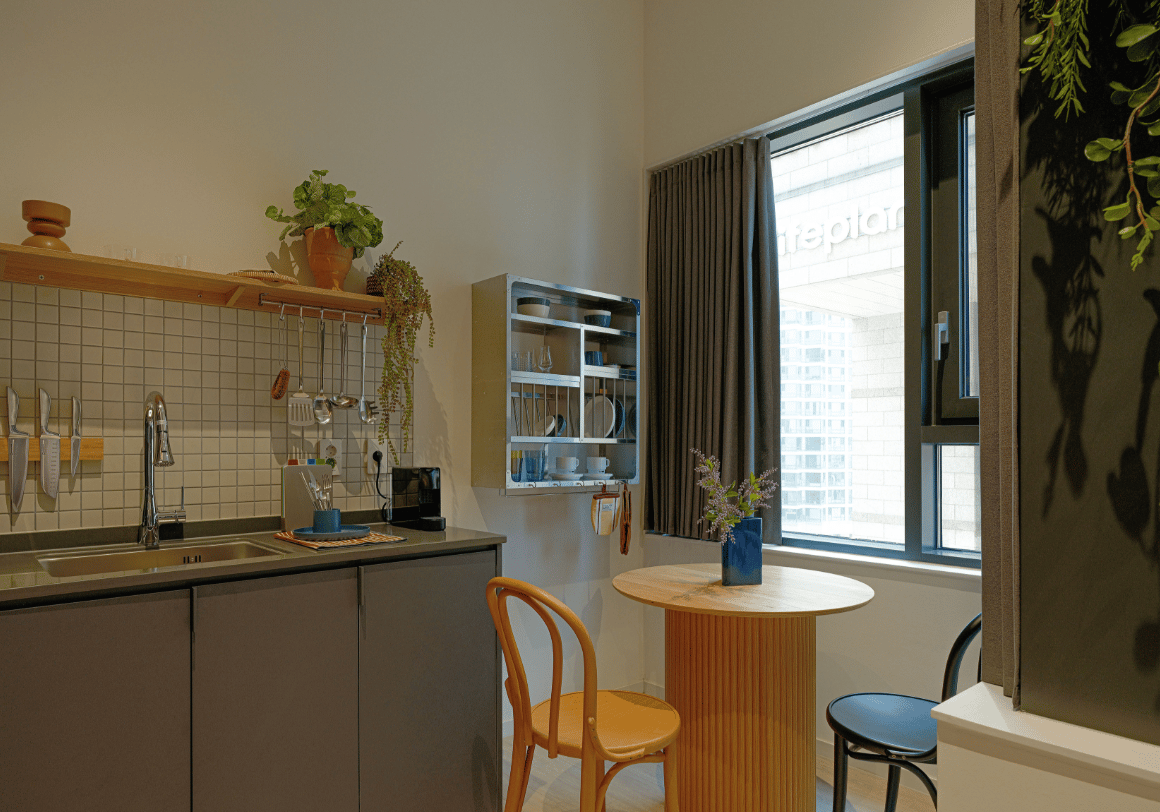Studio. Fully furnished. Free room cleaning. Vacant. Balcony - Foto 2