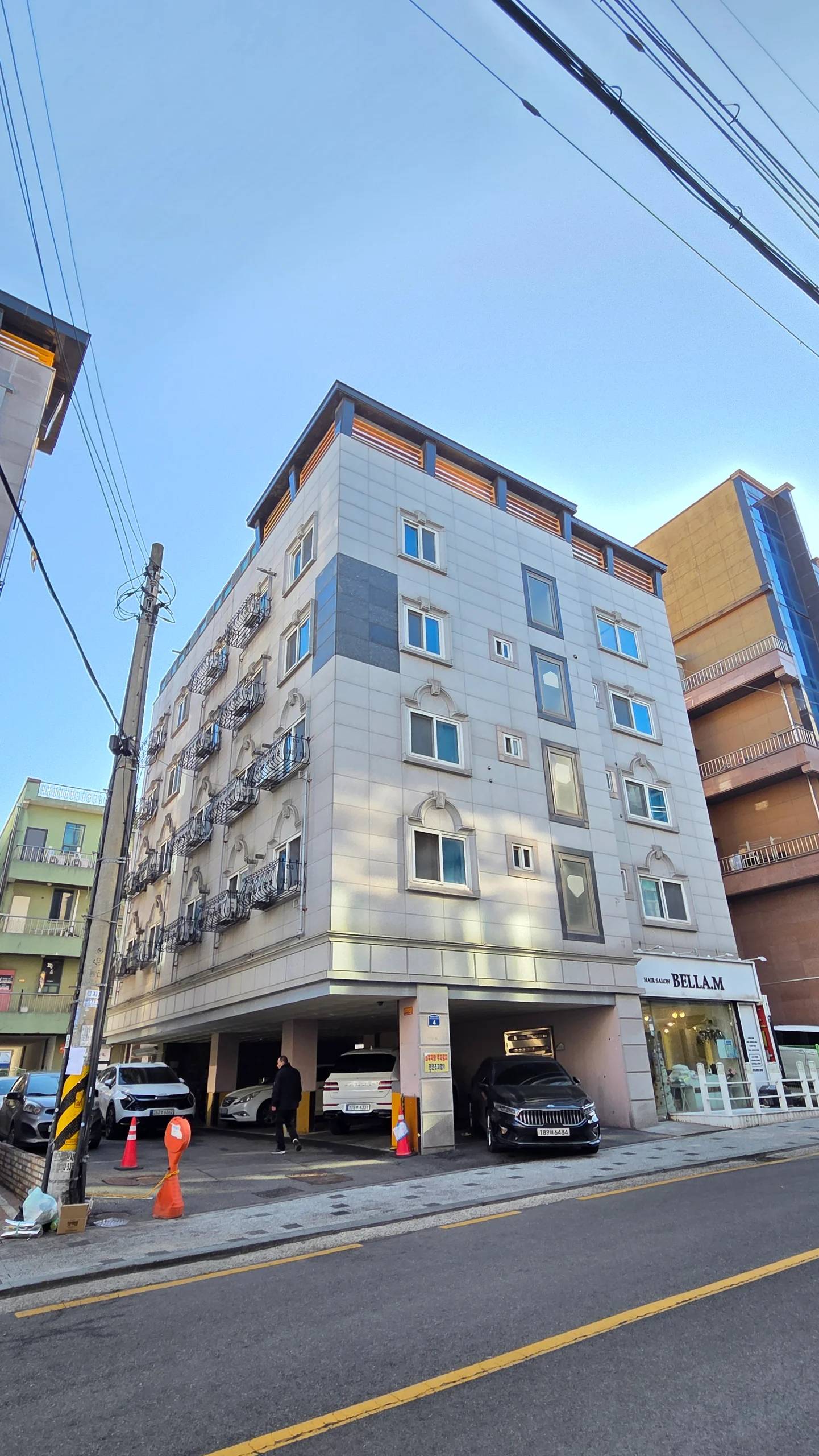 Commercial Building with 9% Yield, Backed by 100,000 Samsung Semiconductor Employees - photo 2