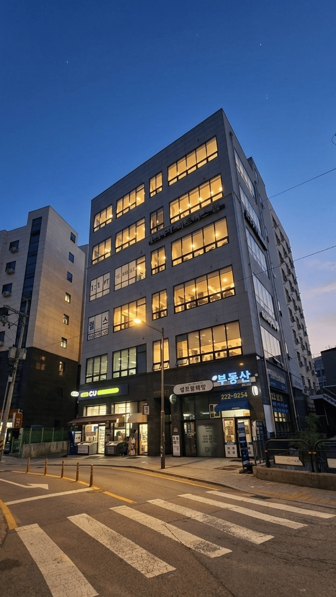 Brand-New Prime Commercial Building - Less than a Minute’s Walk to BJ Station. - 写真 1
