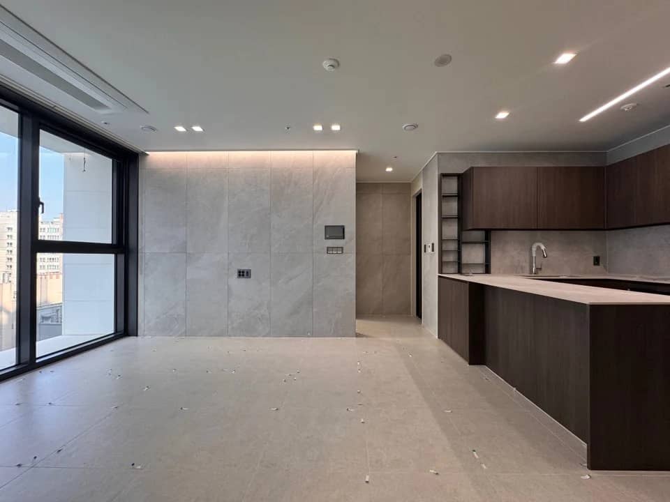 江南地区新築2BR、地下鉄徒歩5分圏内。 - 写真 1