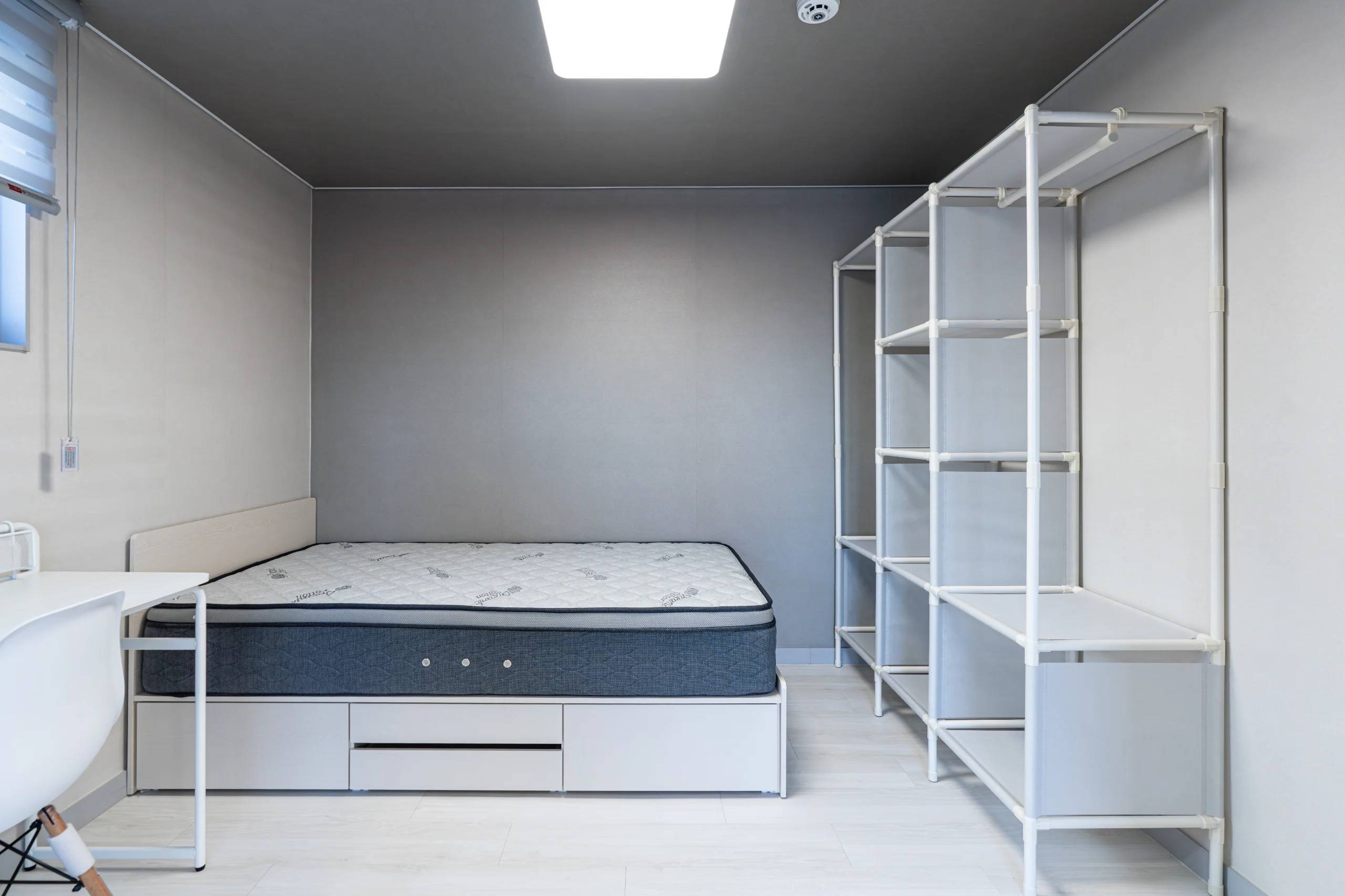 이대역 도보 12분 거리, 신축, 풀옵션, 인터넷 포함, 외국인 거소 가능. 사진 2