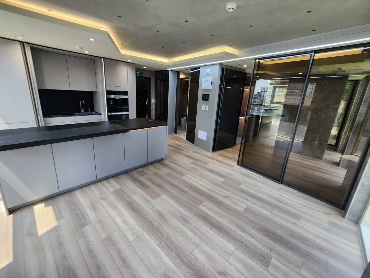 5 Minutes Walk from Yeoksam Station, Separate Type One-Room. Newly Built. - photo 1