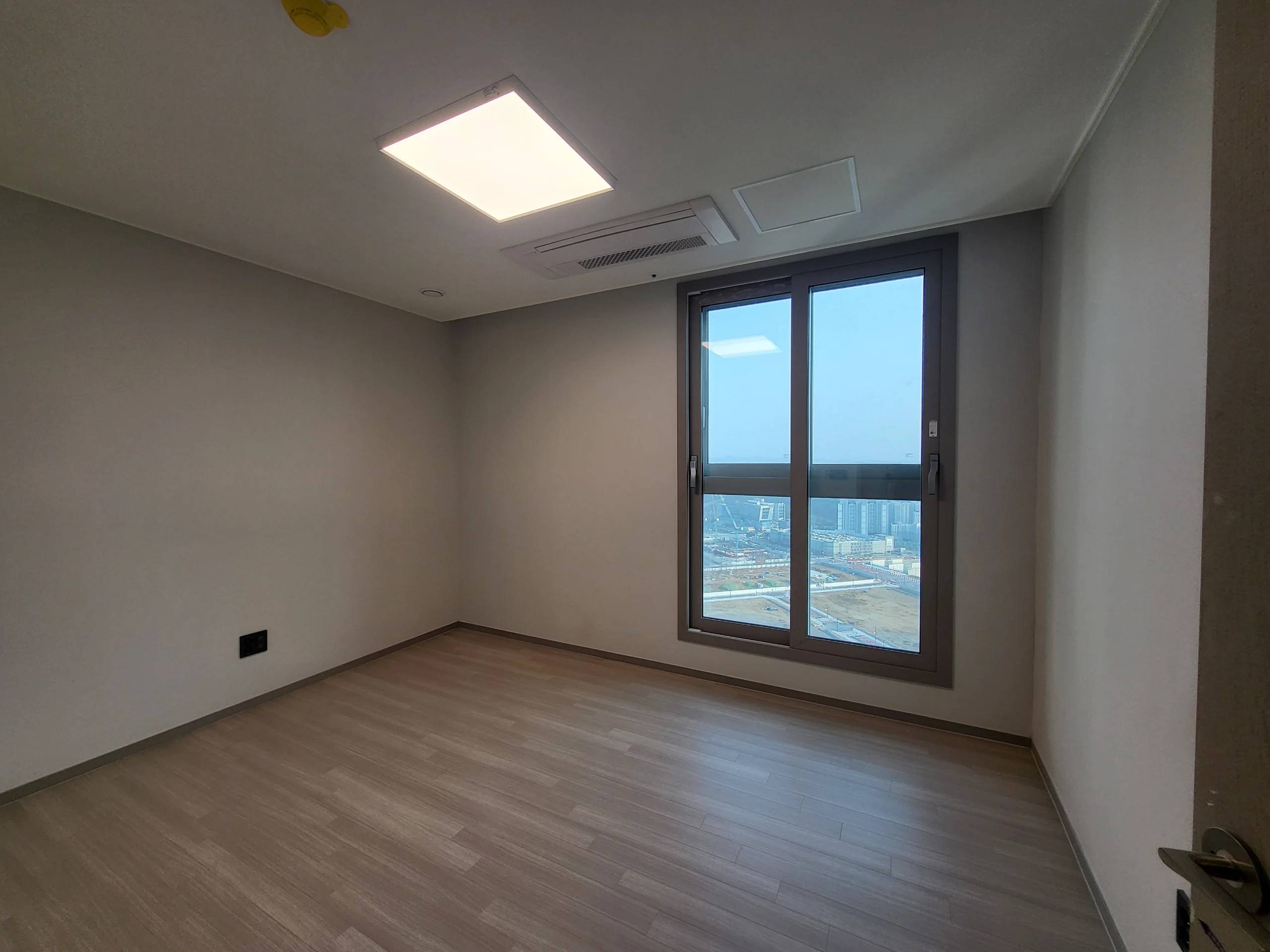 2BR + Loft, 2BA, Near Dongtan Station, New Construction, Penthouse, Business. - photo 2