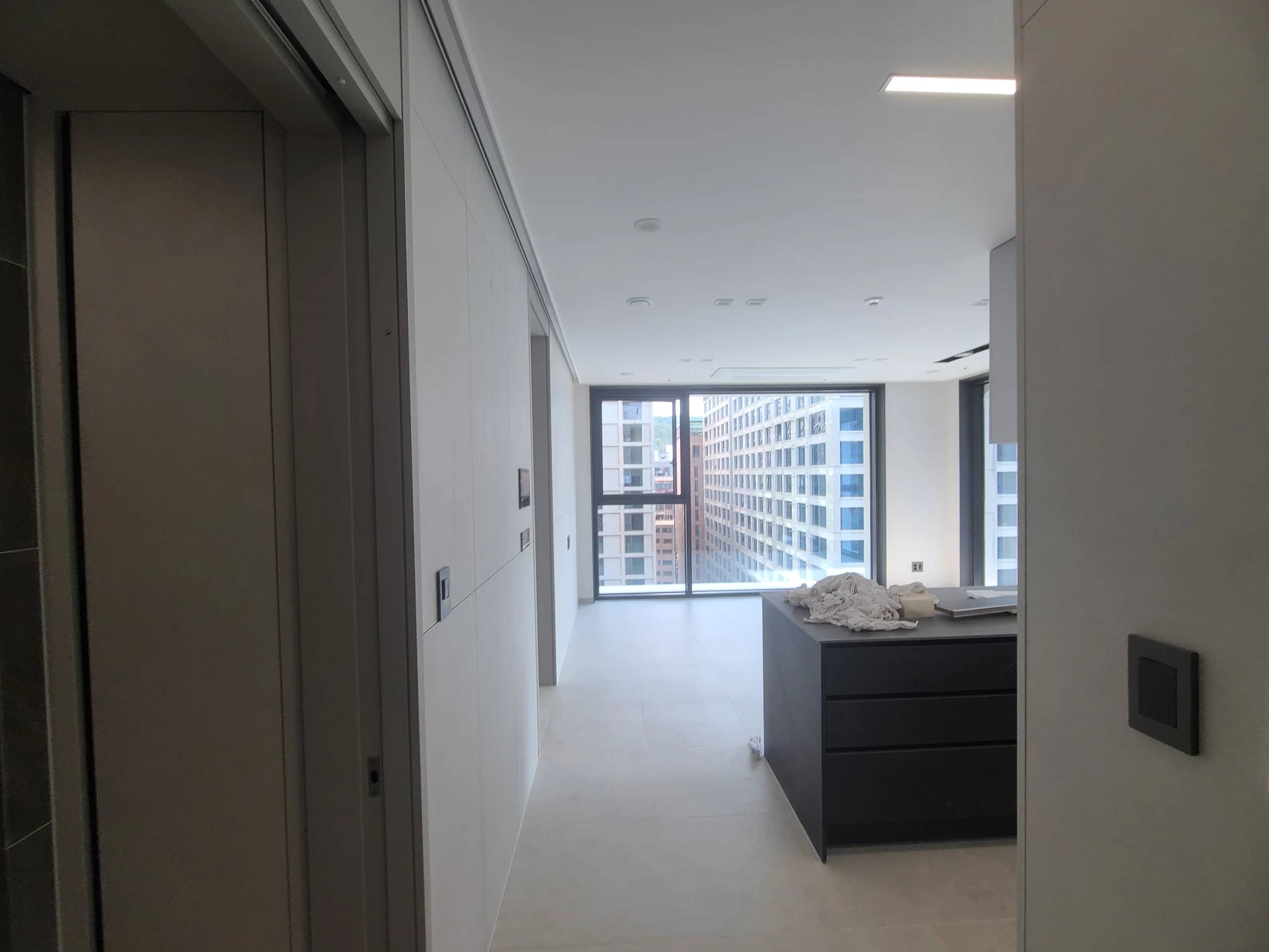 2BR, 1BA,Brand New, 5-Minute to Nambu Terminal Stn, GYM, POOL - foto 1