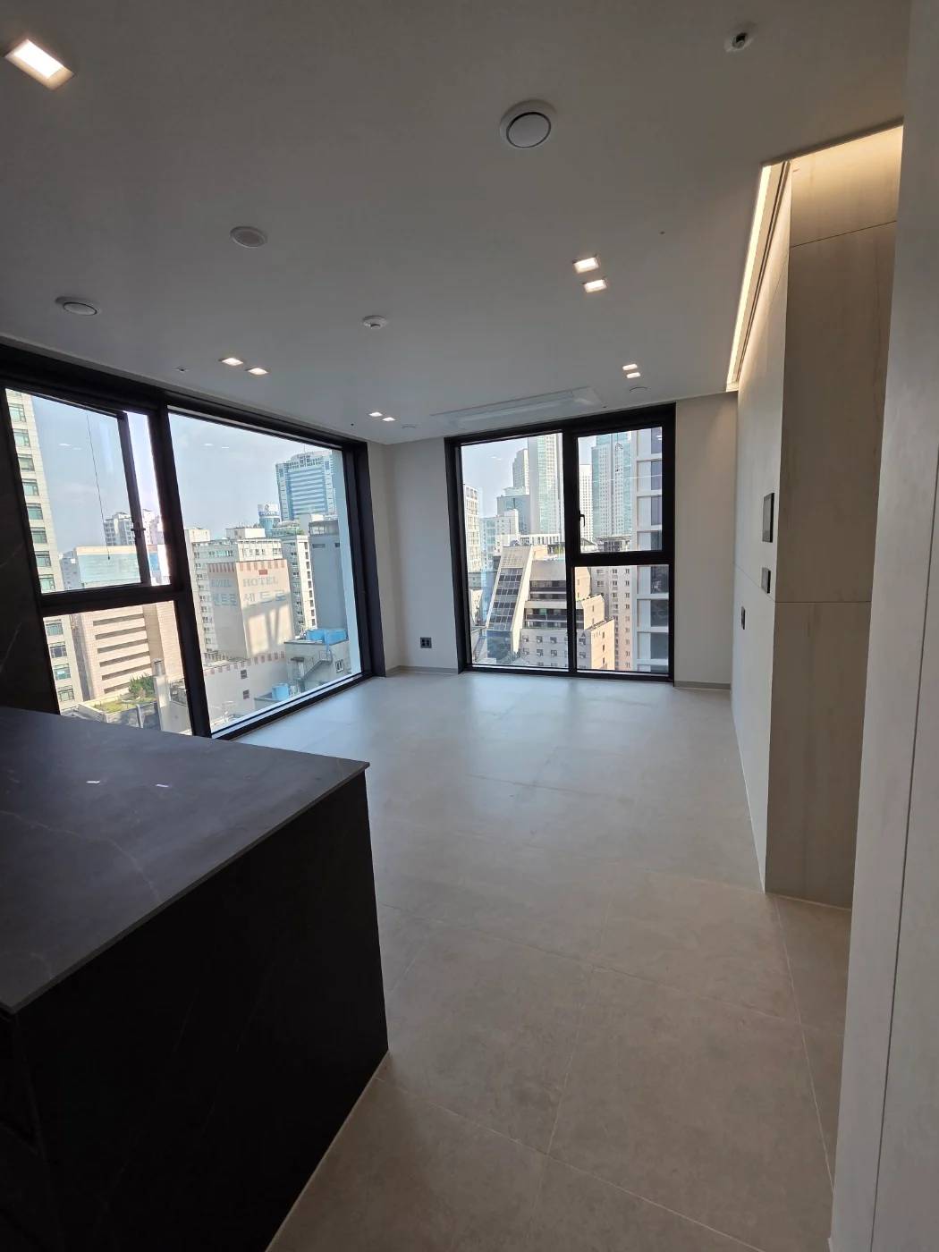 Brand New, 5-Minute to Nambu Terminal Stn, 2BR, 1BA, GYM, POOL - foto 2