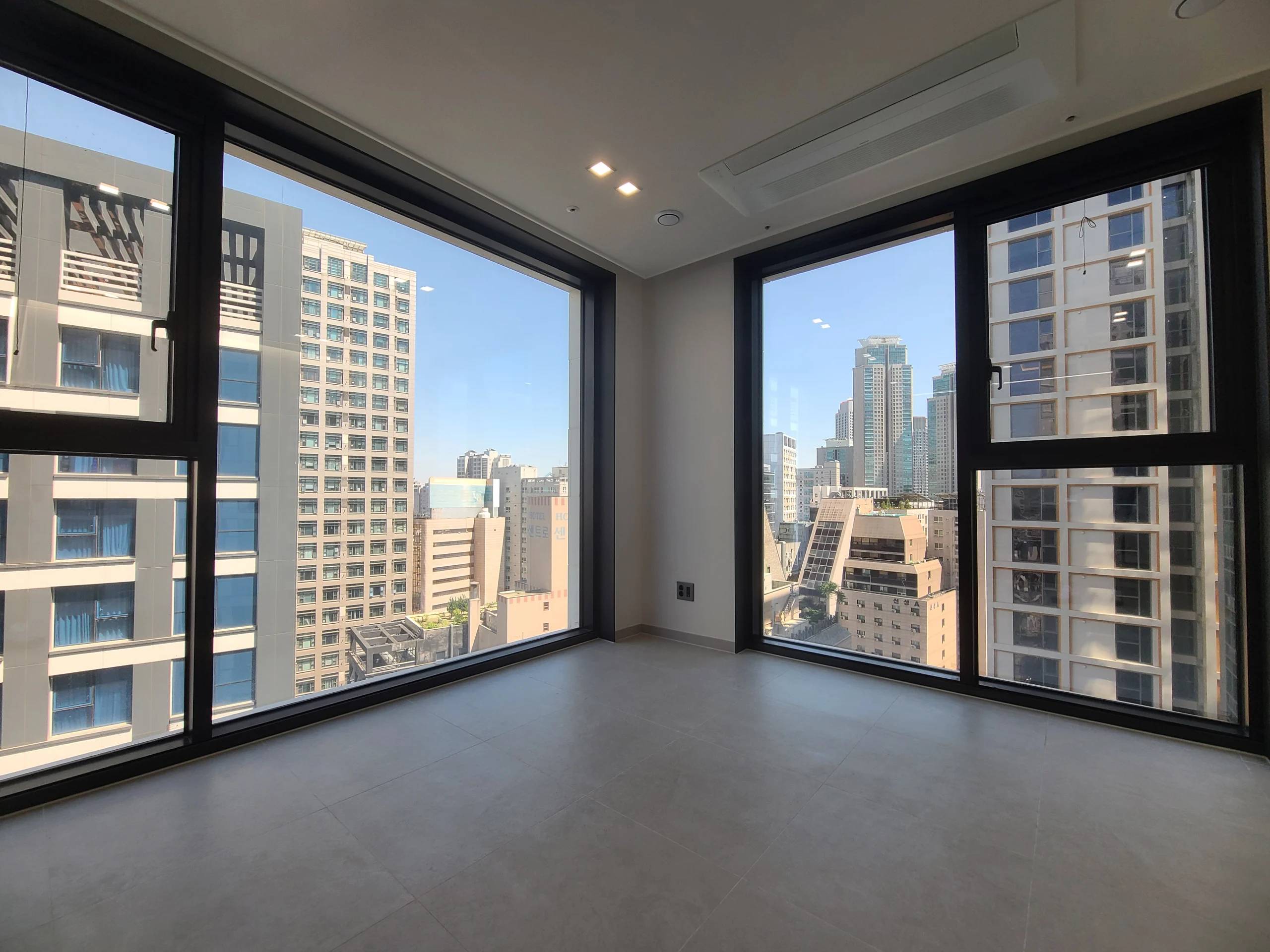 Brand New, 5-Minute to Nambu Terminal Stn, 2BR, 1BA, GYM, POOL - foto 1