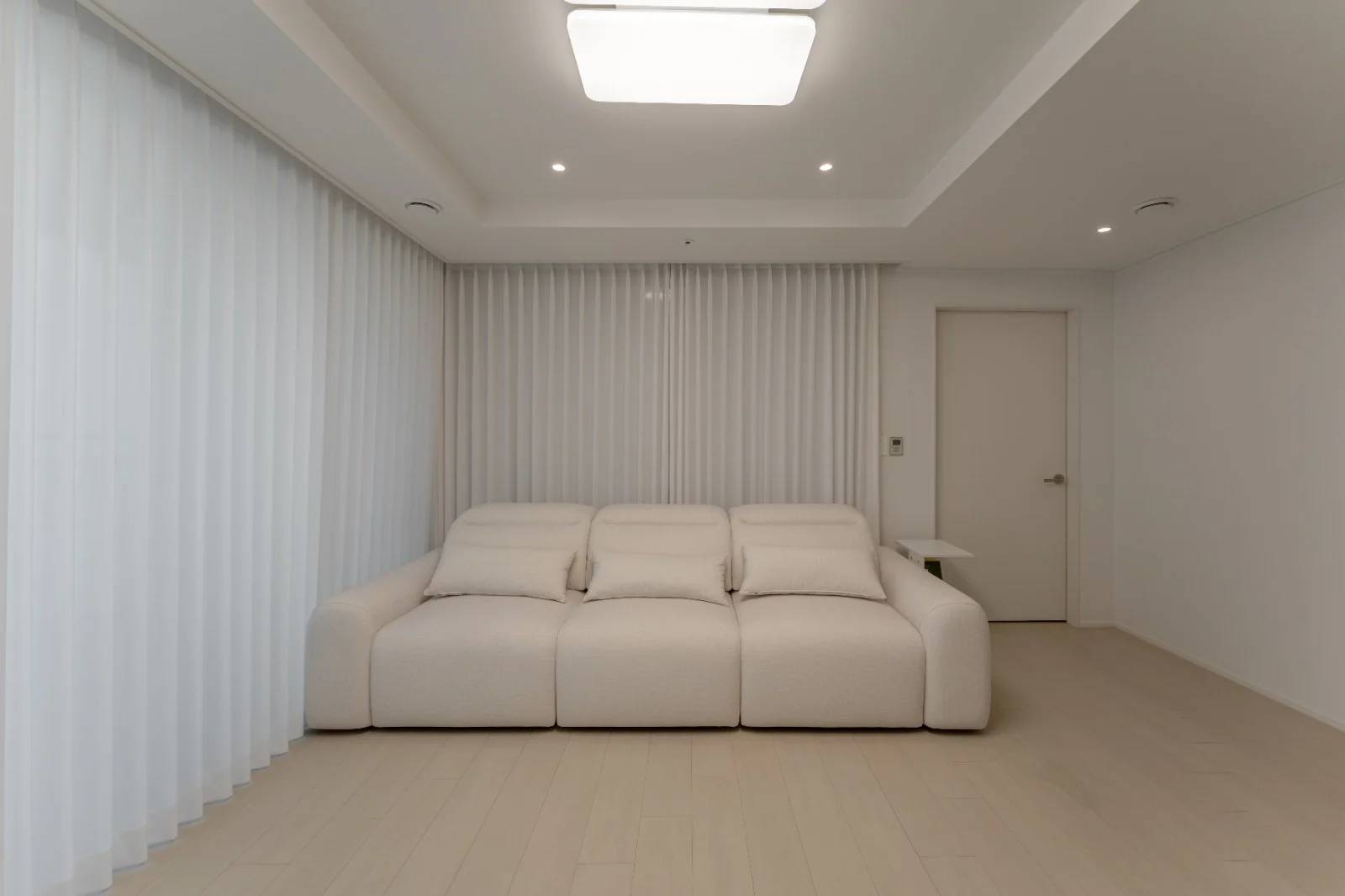 For Sale, 3BR, 2 BA, Remodeled, Near Subway Station(2028), Near Schools. - photo 2