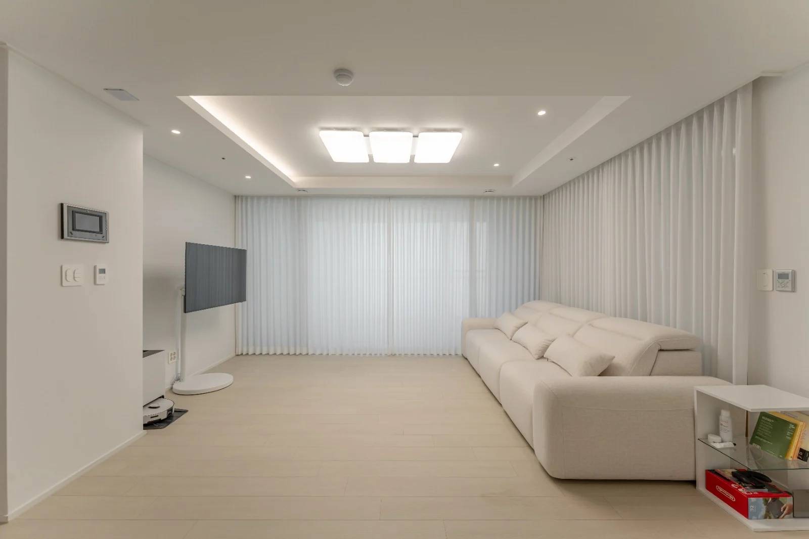 For Sale, 3BR, 2 BA, Remodeled, Near Subway Station(2028), Near Schools. - photo 1